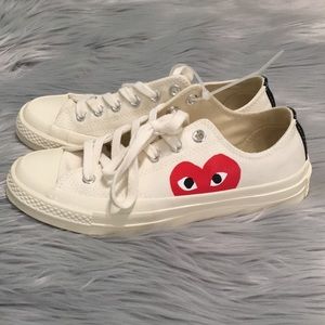 PLAY X CONVERSE LOWTOPS white Comme de garçons